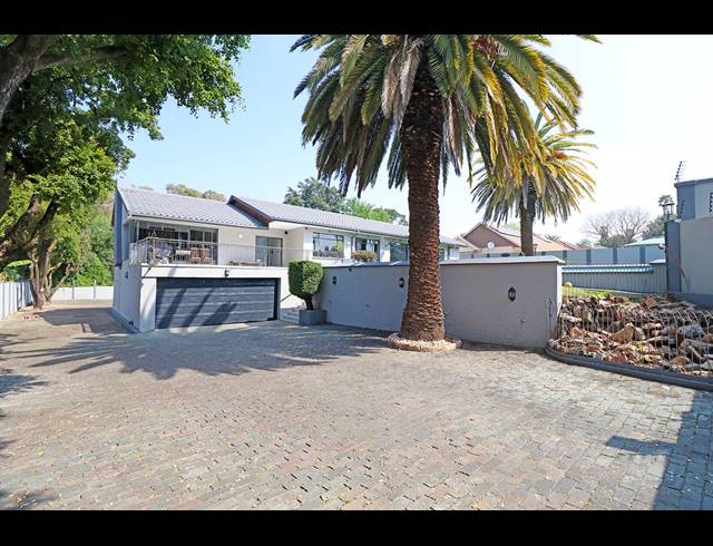 4 BEDROOM FREEHOLD FOR SALE IN SYDENHAM